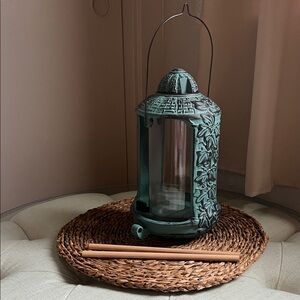 Vintage Style Metal Teal Leaf Bird Feeder Plastic Reservoir